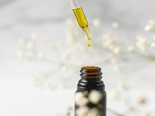 Alpha Pinene: Naturlig aroma og alsidige applikationer